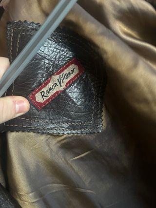 Chaqueta de cuero marrón