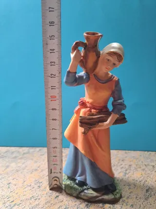 Figura Belén Mujer con Cántaro y Leña