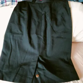 Falda larga negra con botones