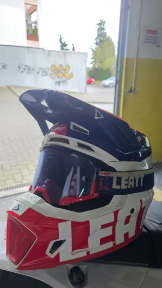 Capacete Leatt 7.5 Royal + Oculos Iriz 4.5 M