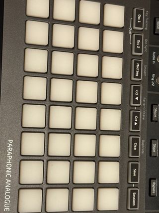 Sintetizador Novation Circuit Mono Station