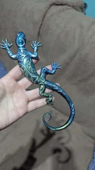 Imán o pisapapeles salamandra decorativa