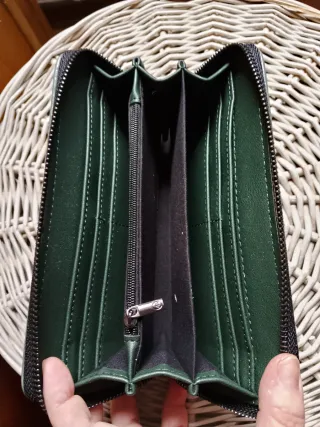 Cartera Stradivarius verde