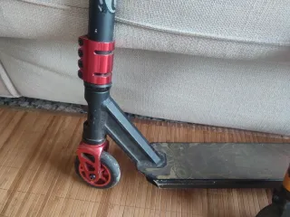 2 Patinetes Acrobacias Niño + Casco