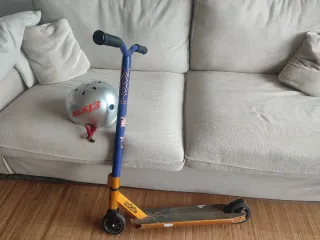 2 Patinetes Acrobacias Niño + Casco