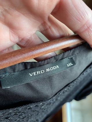 Vestido negro lentejuelas de la mitad hacia arriba