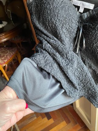 Vestido negro lentejuelas de la mitad hacia arriba