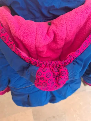 Chaquetón niña T92 azul con bordados