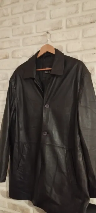 Abrigo corto de cuero hombre