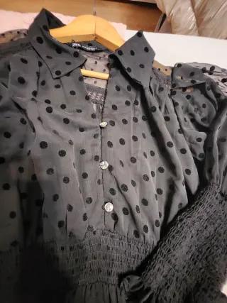 Vestido negro midi con lunares ZARA