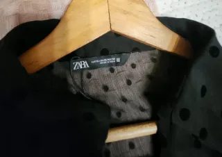 Vestido negro midi con lunares ZARA