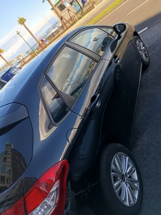 Citroen C4 2016 con gancho de remolque