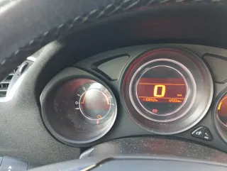 Citroen C4 2016 con gancho de remolque