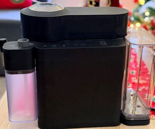 Cafetera Nespresso Vertuo De'Longhi