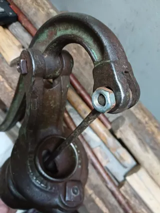 Bomba de Pozo Manual de Hierro