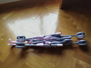 Sillita de muñeca rosa