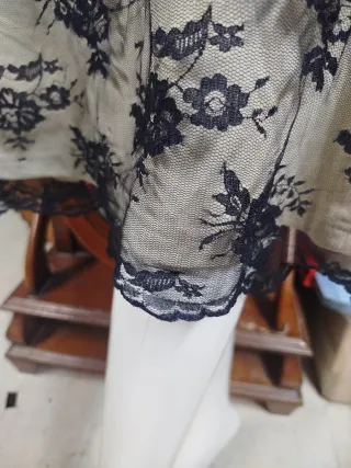 Falda larga encaje negro y beige