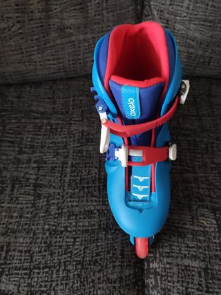 Patines infantiles 33-34, casco + protecciones.