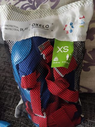 Patines infantiles 33-34, casco + protecciones.