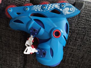 Patines infantiles 33-34, casco + protecciones.