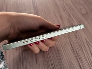 iPhone 15 128GB Verde (Batería 86%)