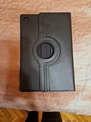 Samsung Galaxy Tab A8 con custodia