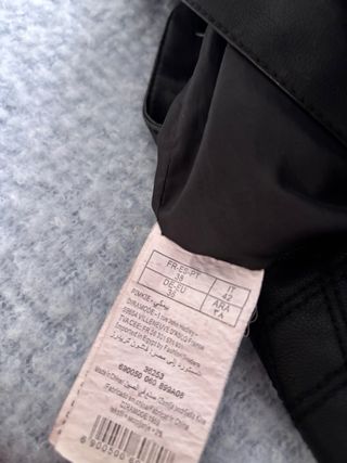 Falda efecto piel negra con cremallera