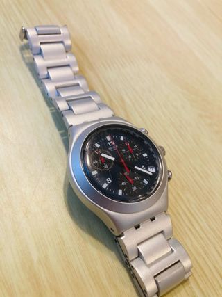 Reloj Swatch Irony Plateado Cronógrafo