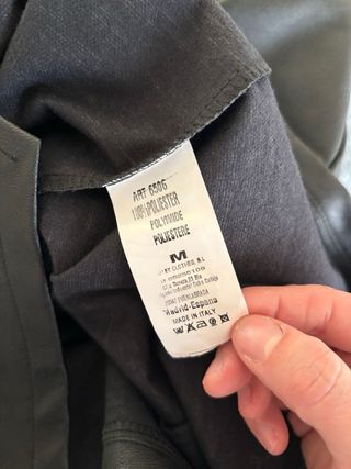 Falda polipiel negra