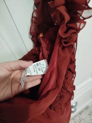 Vestido fiesta marrón con volantes