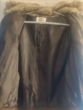 Chaquetón de pelo beige y marrón