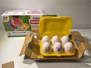 Huevos TOMY Toomies Hide & Squeak