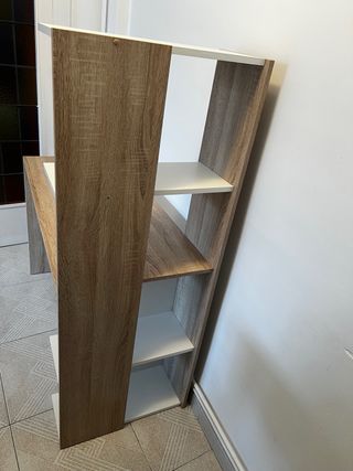 Mesa estudio con estantería