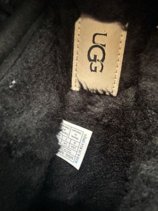 Zuecos UGG Negros Talla 40 tallan un poco grande