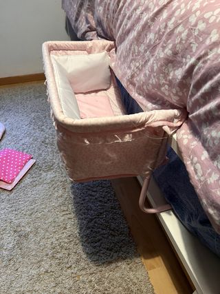 Cuna y trona para bebé