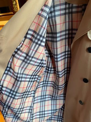 Gabardina beige con cinturón