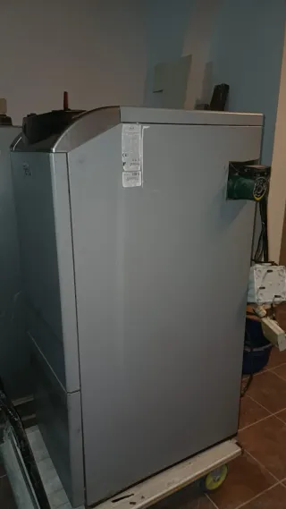 Caldaia Ferroli Atlas a gasolio con serbatoio metallico