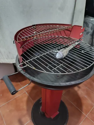 Barbacoa Negra y Roja