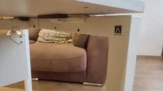 Mesa de escritorio Actiu diseño moderno