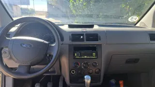 Ford E-Transit Courier 2006