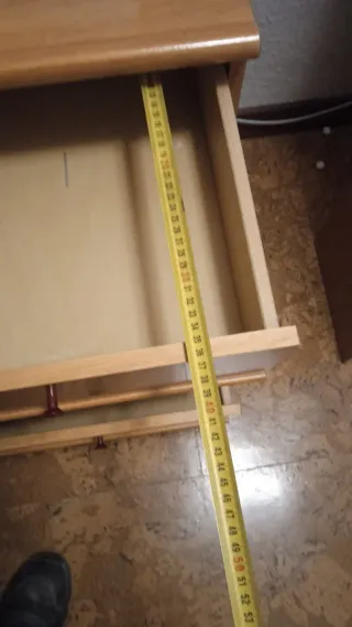 Cómoda de madera con 4 cajones