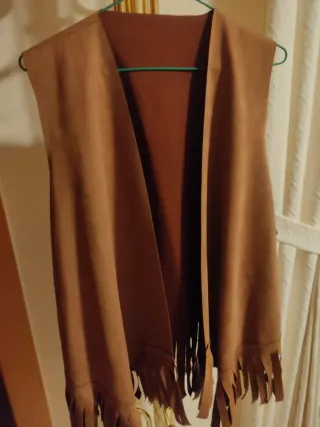 Chaleco ante flecos arena nuevo