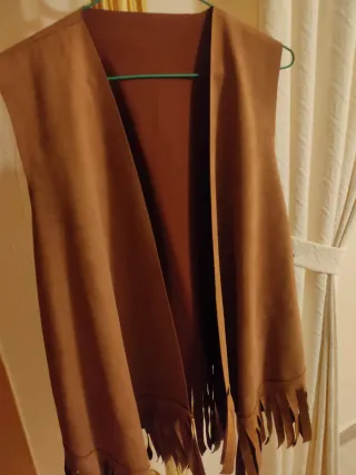 Chaleco ante flecos arena nuevo