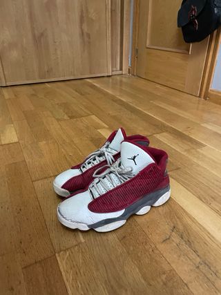Jordan 13 Rojo y Blanco