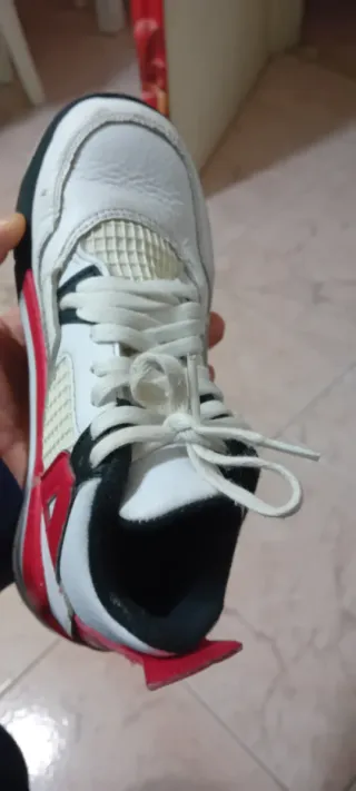 sneakers bambino numero 33