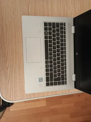 Portátil HP Plata con Cargador