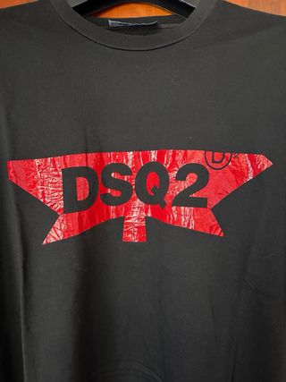T-shirt Dsquared2 nera con logo rosso
