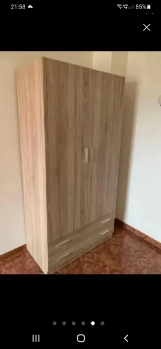 Armario de madera color beige/marrón