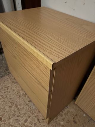 Cabecero y mesita de noche