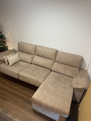 Chaiselongue de tela color arena